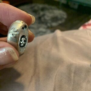 Skull ring